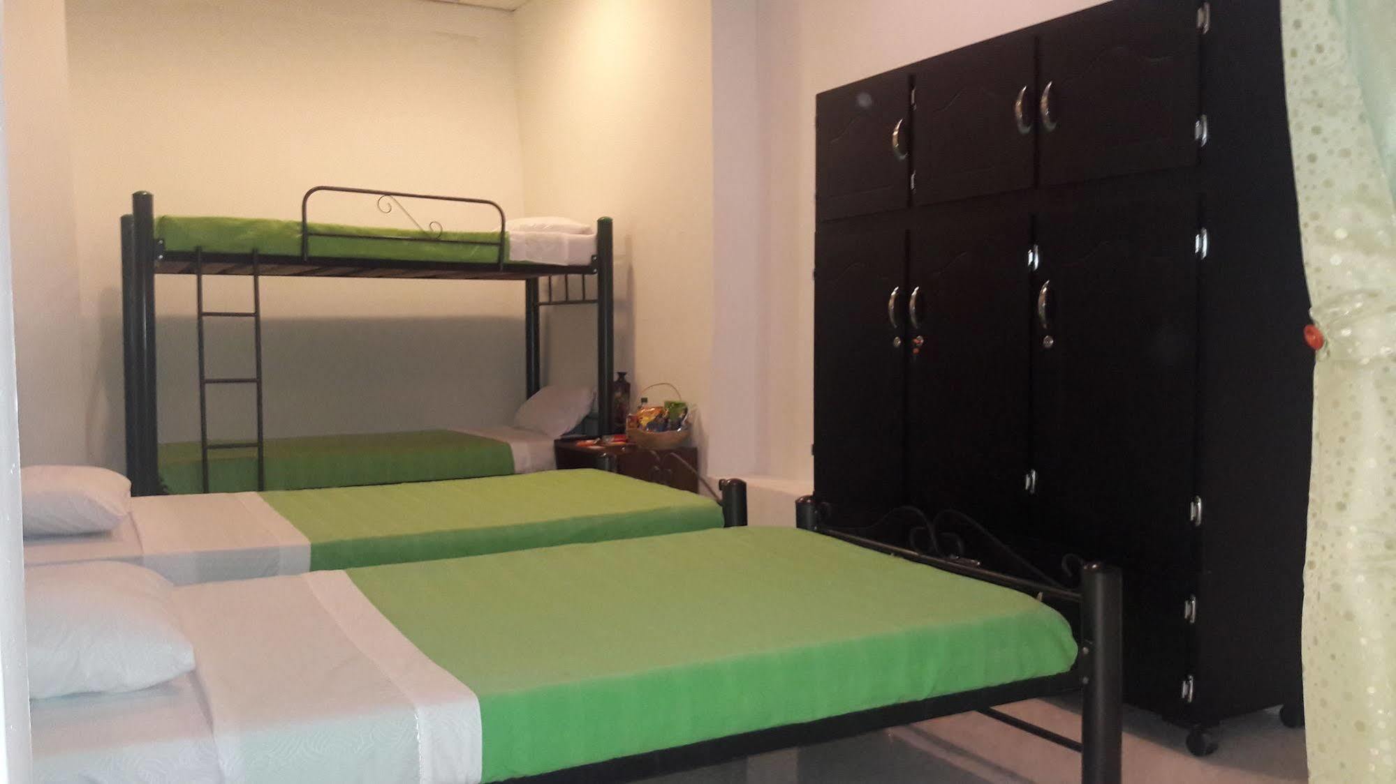 Hostal Deluxe Santander Manizales Exterior foto