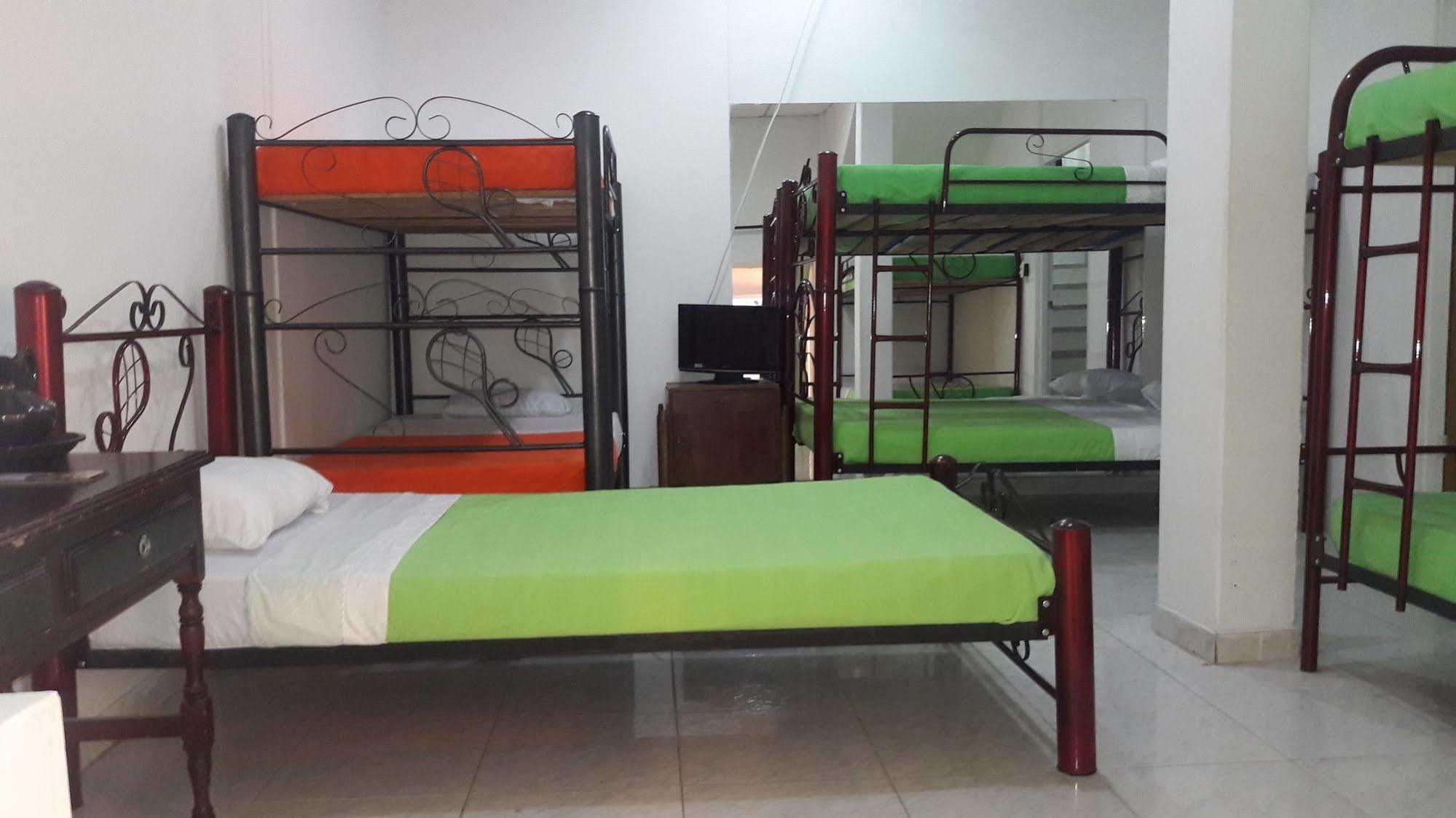 Hostal Deluxe Santander Manizales Exterior foto
